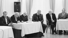 Собравшиеся заявили, что для регулярной и действенной работы им следует объединиться. Фото Михаила ПЕРМИНА