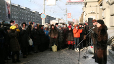 На открытии мемориальной доски в честь юбилея Андрея Крячкова. Фото Михаила ПЕРМИНА