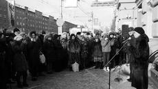 На открытии мемориальной доски в честь юбилея Андрея Крячкова. Фото Михаила ПЕРМИНА