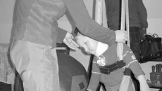 Тренажёр Гросса помогает научиться ходить. Фото Веры УТЮПИНОЙ