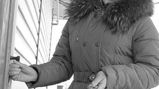 Ирина Гришаева теперь хозяйка новой квартиры. Фото Валентины МАЛЬЦЕВОЙ