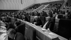 13 сессия, последняя в этом году, не принесла неожиданностей. Это была слаженная конструктивная работа. Фото Павла КОМАРОВА