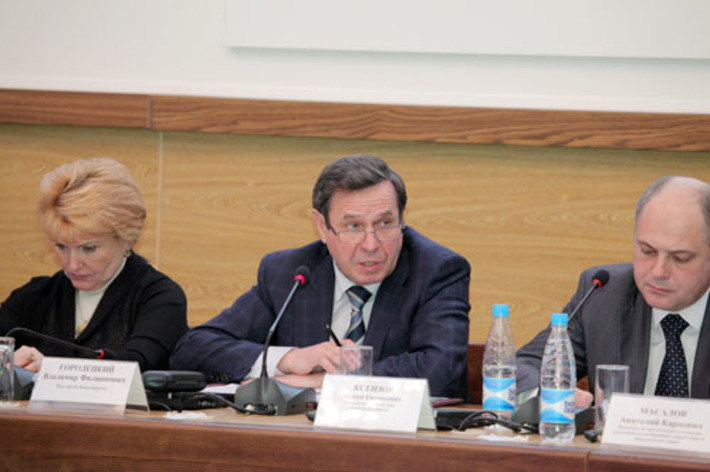 Приоритеты развития Новосибирска обсудили представители городского руководства, общественных организаций и предприятий.