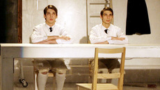 «Толстая тетрадь» — эксперимент, в котором участвуют  и зрители, и актёры.