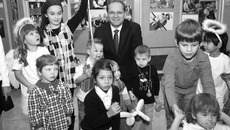 Василий Юрченко убеждён, что на строительство детских садов нужно выделить больше средств. Фото Михаила ПЕРМИНА