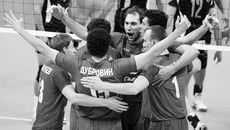 Радости двукратных обладателей Кубка не было предела. Фото с сайта lokovolley.ru