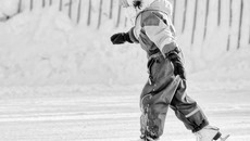 Самые активные на льду — дети. Фото  с сайта www.photosight.ru