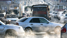 В нашем регионе за год парк автомобилей увеличился на 10 процентов. Фото Михаила ПЕРМИНА