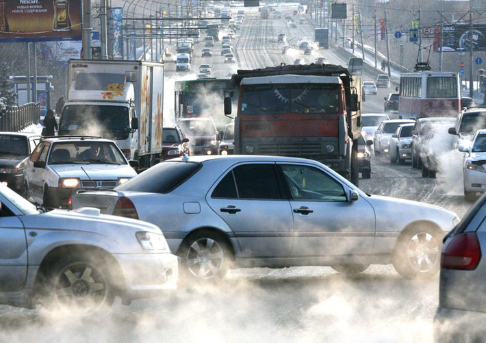 В нашем регионе за год парк автомобилей увеличился на 10 процентов. Фото Михаила ПЕРМИНА