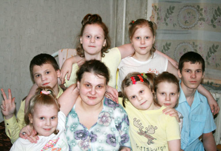 Cемейство Пушковых живет не богато,  но дружно. Фото Юлии НАЗАРЕНКО