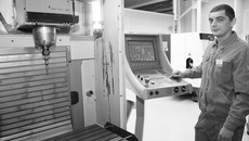 В учебных мастерских ПУ-1 Новосибирска, где получают профессию будущие токари,  операторы станков с ЧПУ,  создан участок обработки деталей, являющийся частью цеха НАПО  им. Чкалова. Фото Михаила ПЕРМИНА