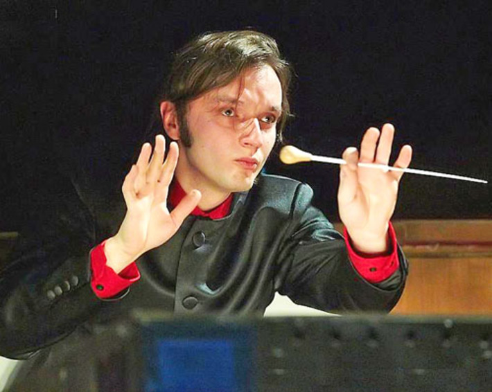 Маэстро из Латвии — победитель международных конкурсов дирижёров в Германии и Австрии (2010, 2011 годы), с 1 января 2012 года назначен музыкальным руководителем и главным дирижёром НГАТОиБ. Фото Виктора ДМИТРИЕВА