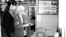 Виктория Михайлова (справа) рассказала необычную историю. Фото Дарьи ДОРОТОВОЙ