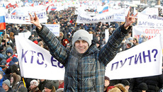 Митинг «Нам есть что терять» на Поклонной горе, лозунги и резолюция которого направлены против возросшей активности оппозиционных сил. Фото с сайта www.reuters.ru