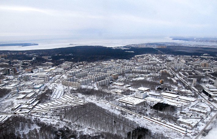 Так выглядит Академгородок  из иллюминатора вертолёта. Фото Михаила ПЕРМИНА