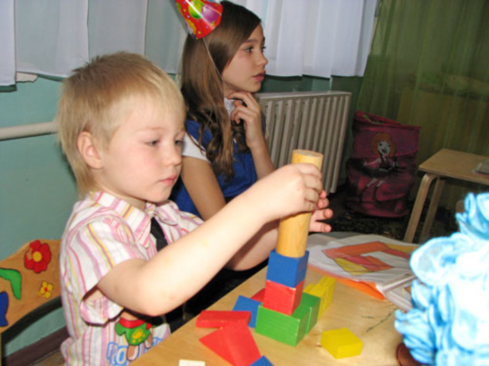 Новые группы детсадов —  радость для ребят и родителей. Фото Михаила ПЕРМИНА