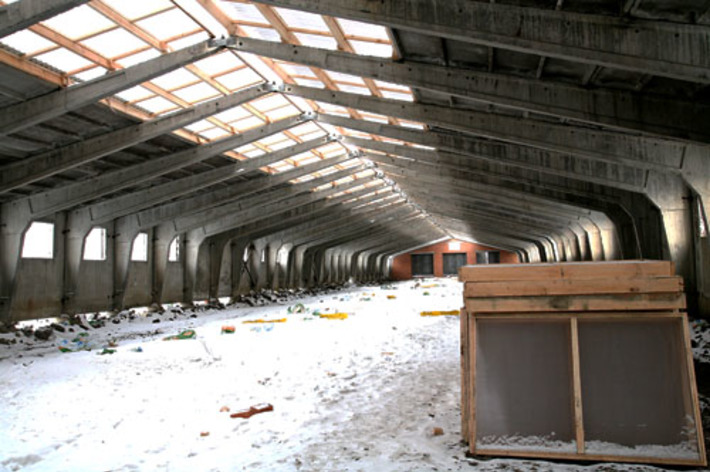 Новый доильный зал в «Медведском» откроют в 2012 году. Фото Михаила ПЕРМИНА