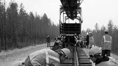 Укладка полотна железной дороги до Якутска (ст. Нижний Бестях). Фото предоставлены пресс-службой администрации президента и правительства Республики Саха (Якутия)