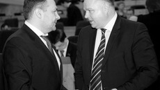 Олег Иванинский (справа) отметил: увеличение средств на программу госгарантий бесплатного оказания медпомощи беспрецедентно. Фото Павла КОМАРОВА