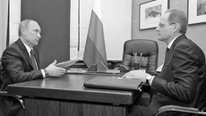 Встреча началась с рассмотрения обращений жителей области, направленных Председателю Правительства РФ. Фото Павла КОМАРОВА