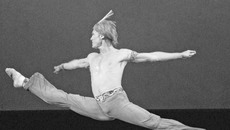 Исполнение партии Солора  в балете «Баядерка» принесло Игорю Зеленскому звание лауреата «Золотой маски» (2009).   Фото предоставлено НГАТОиБ