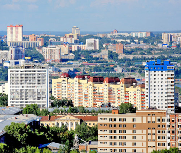 Город стремительно растёт и хорошеет. Фото Павла КОМАРОВА