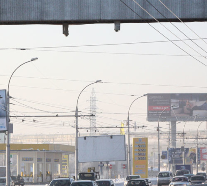 Видеокамеры на Димитровском мосту. Фото Михаила ПЕРМИНА