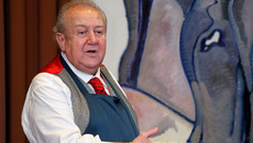 Собственный пиджак — тоже арт-объект, считает Зураб Церетели.  Фото Павла КОМАРОВА