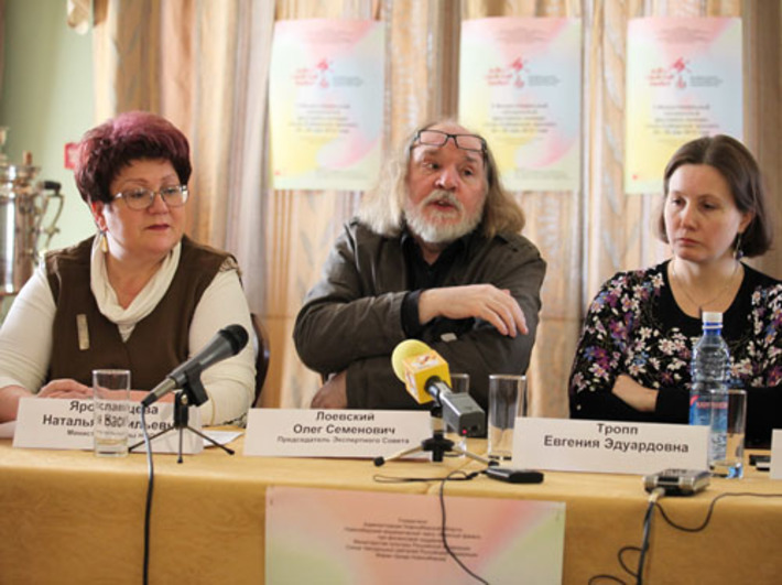 Заседает экспертный совет. Фото Яны КОЛЕСНИКОВОЙ