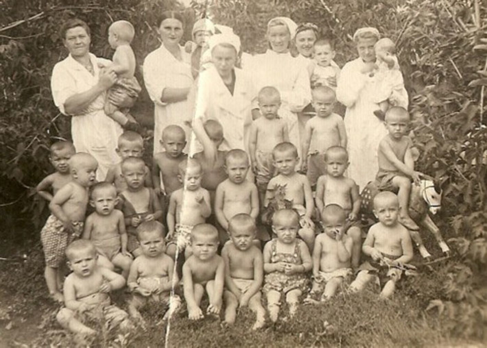 Детский сад в 40 — 50-е годы. Фото с сайта д/с «Василёк»