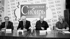 Пресс-брифинг вела главный редактор «Советской Сибири» Татьяна Асадчая. Фото Павла КОМАРОВА