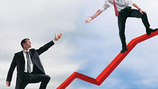 Важно вовремя поддержать, протянуть руку помощи малому бизнесу. Фото с сайта investcor.ru