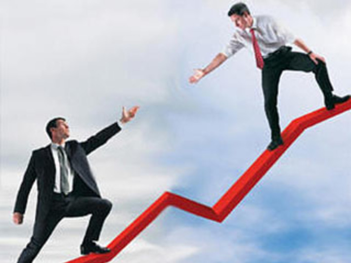 Важно вовремя поддержать, протянуть руку помощи малому бизнесу. Фото с сайта investcor.ru