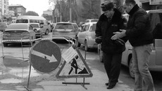 Специалисты мэрии и ГИБДД провели обследование дорожного полотна. Фото Михаила ПЕРМИНА