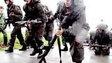 Праздник праздником, однако суровых будней никто не отменял. Фото Натальи МАНТОРОВОЙ