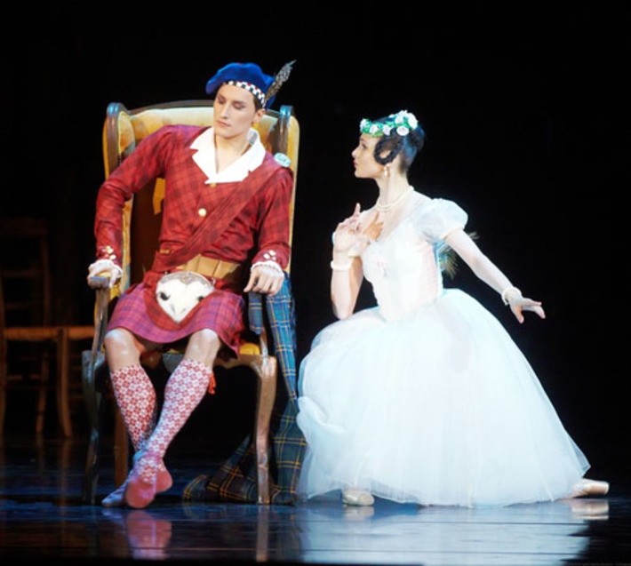 Семён Величко (Джеймс)  и Кристина Шапран (Сильфида)  в балете «Сильфида»