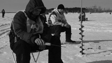 В ожидании клёва. Фото Виталия ЗЛОДЕЕВА