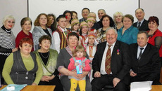 Авторы  новой книги:  фото на память. Фото предоставлено Центром белорусской культуры