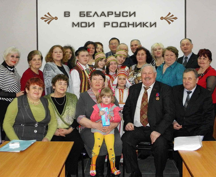 Авторы  новой книги:  фото на память. Фото предоставлено Центром белорусской культуры