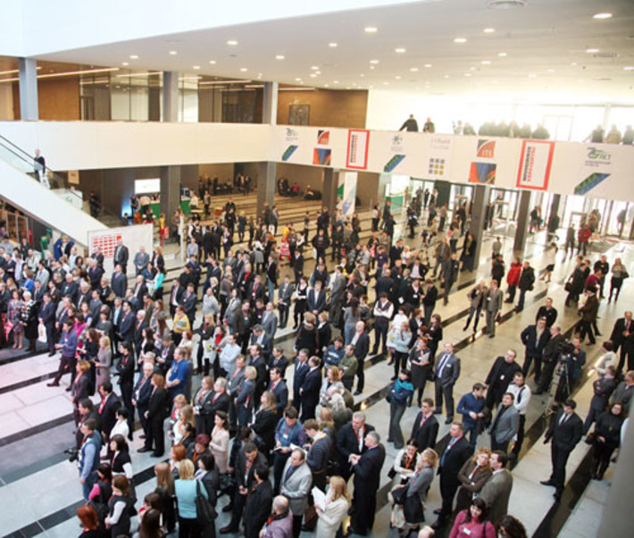 От проведения венчурной ярмарки на площадях Экспоцентра выиграют все. Фото Михаила ПЕРМИНА