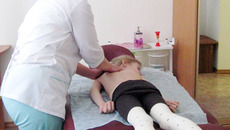 Пока одни получают медицинские процедуры, другие занимаются в кружках. Фото Веры УТЮПИНОЙ