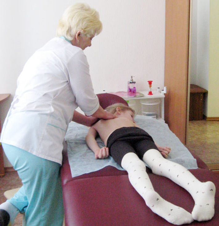 Пока одни получают медицинские процедуры, другие занимаются в кружках. Фото Веры УТЮПИНОЙ