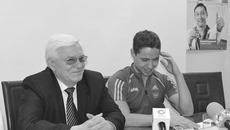 Генеральный директор НЦВСМ Виктор Захаров на встрече с прессой взял вступительное слово и поздравил Илью с успехами. Фото Натальи ВОРОБЬЕВОЙ