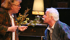 Заслуженные артисты РФ Наталья Орлова  и Евгений Важенин в спектакле «Старосветская любовь». Фото представлено театром «Глобус»