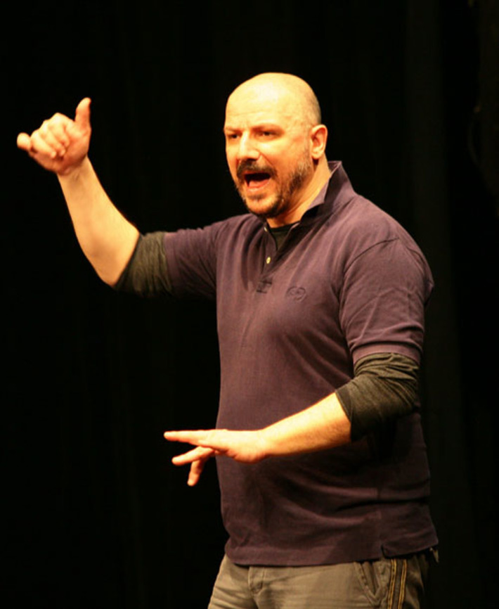 Итальянский режиссёр Антонио Лателла нашёл общий язык с актёрами театра «Старый дом», те —  со зрителями. Фото предоставлено пресс-службой театра