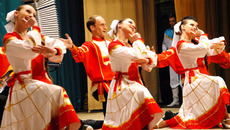 На сцене «Чалдоны». Фото Михаила ПЕРМИНА