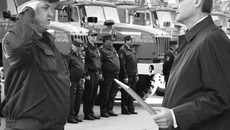 Сертификаты на новую технику получили 12 пожарных частей. Фото Дарьи ДОРОТОВОЙ