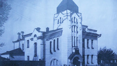 С двенадцати «крячковских»  школ началось формирование столичного облика Новониколаевска