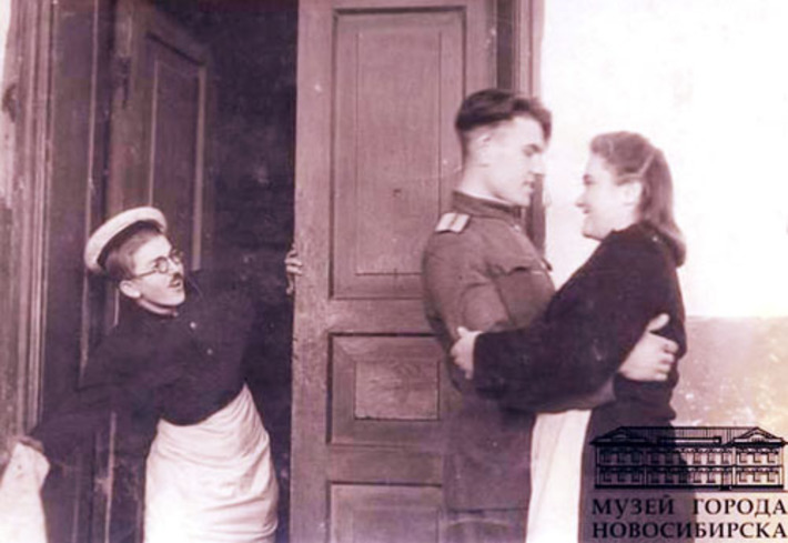 Спектакли на военную тему  в театре музкомедии пользовались неизменным успехом. Фото из личного архива И. Ромашко