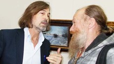 Никас Сафронов и фотохудожник Евгений Иванов пришли к консенсусу: «Каждый пишет, как он дышит». Фото Татьяны ШИПИЛОВОЙ